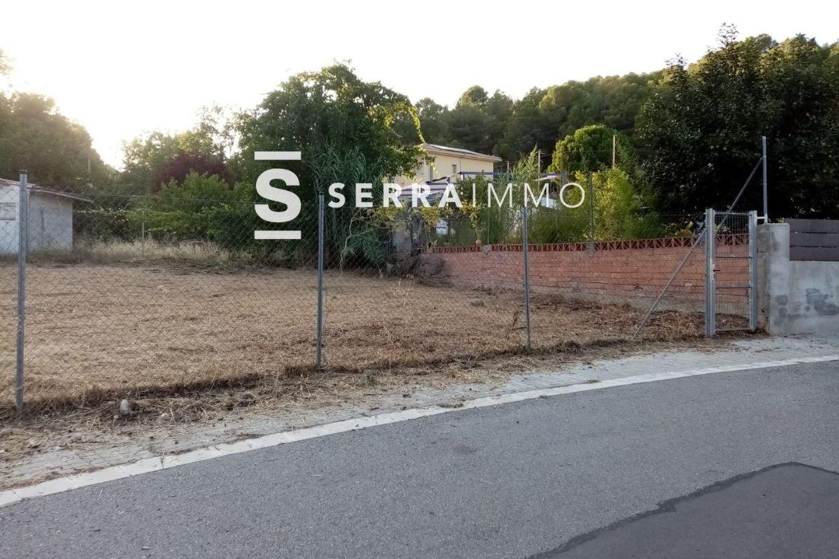 TORRELLES DE FOIX - Parcela en venta de 484m2
