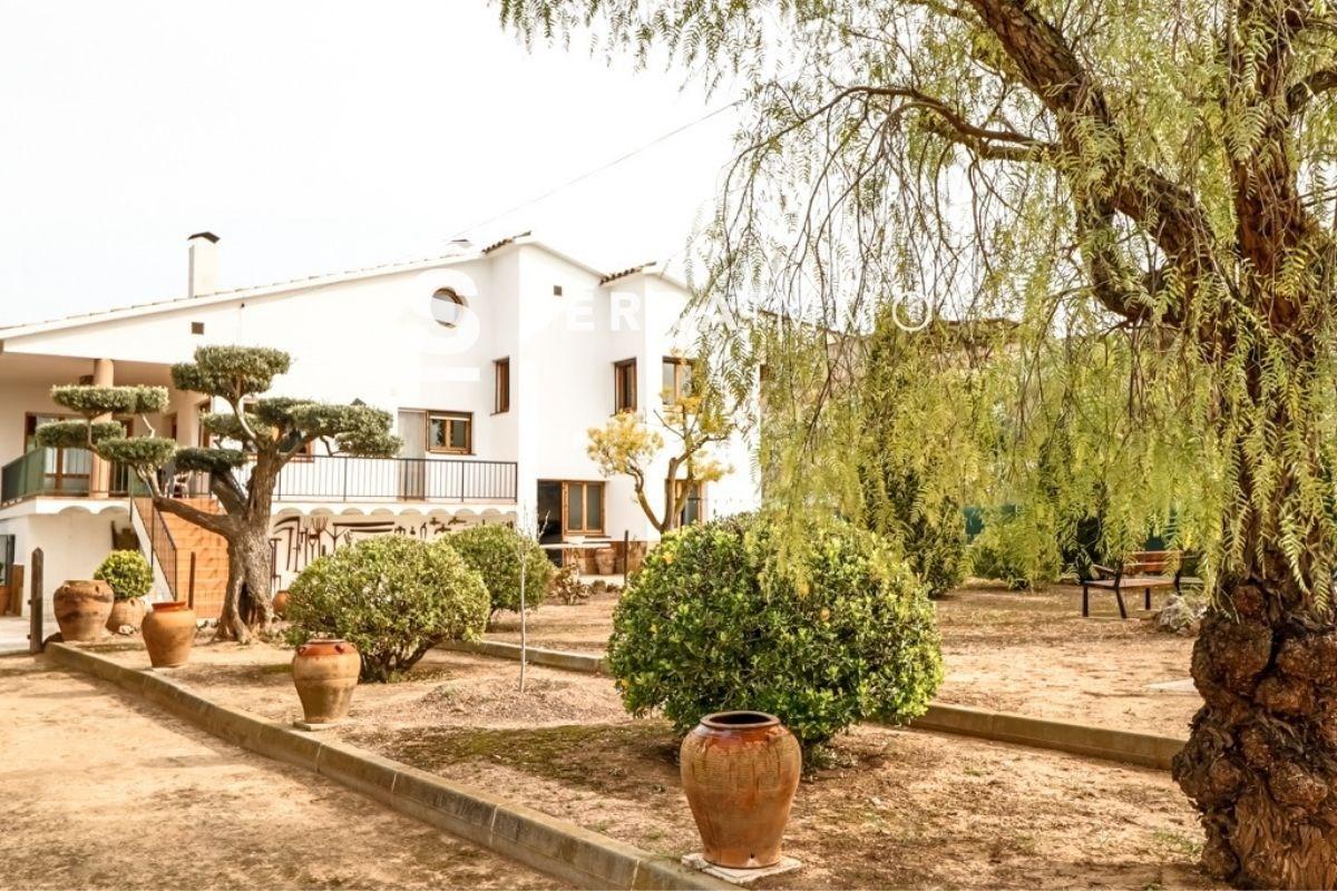 Chalet de 406 m² con parcela de 11.524m² en Guardiola-35