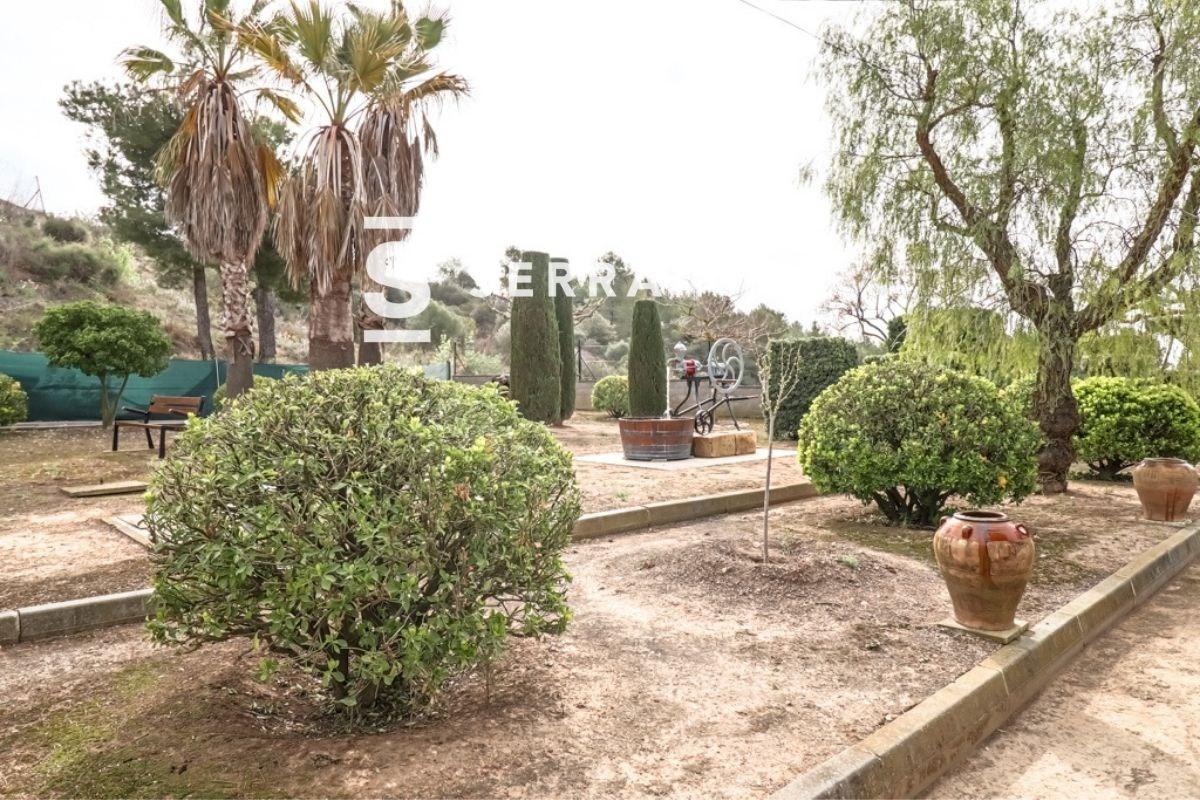 Chalet de 406 m² con parcela de 11.524m² en Guardiola-36