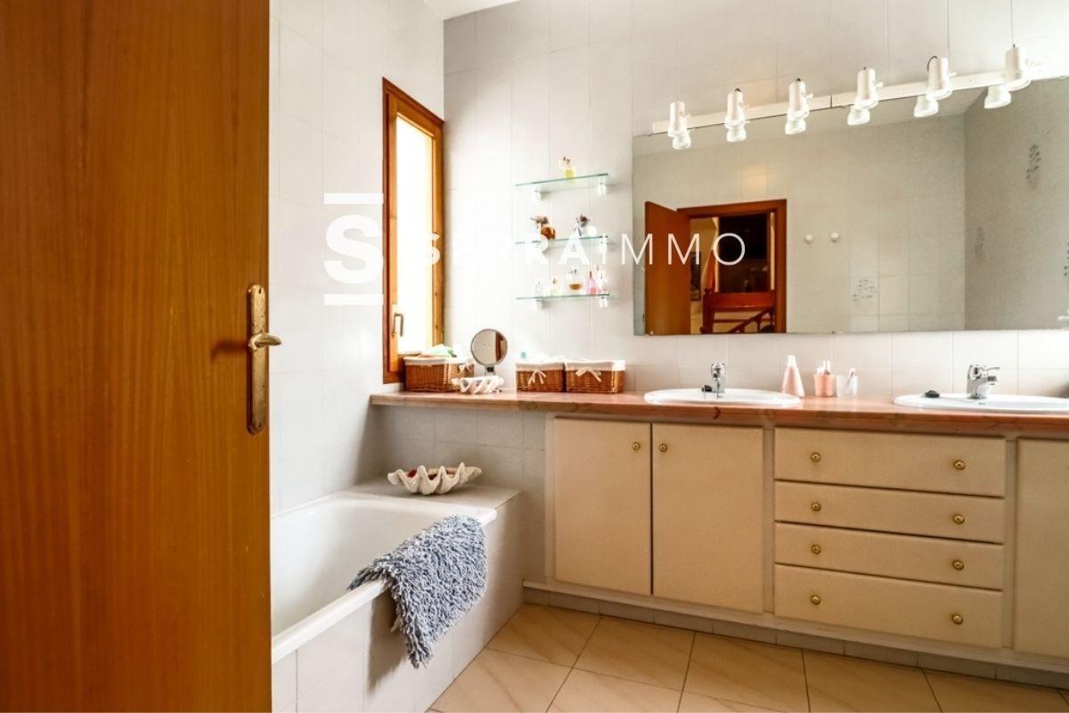 Chalet de 406 m² con parcela de 11.524m² en Guardiola-55