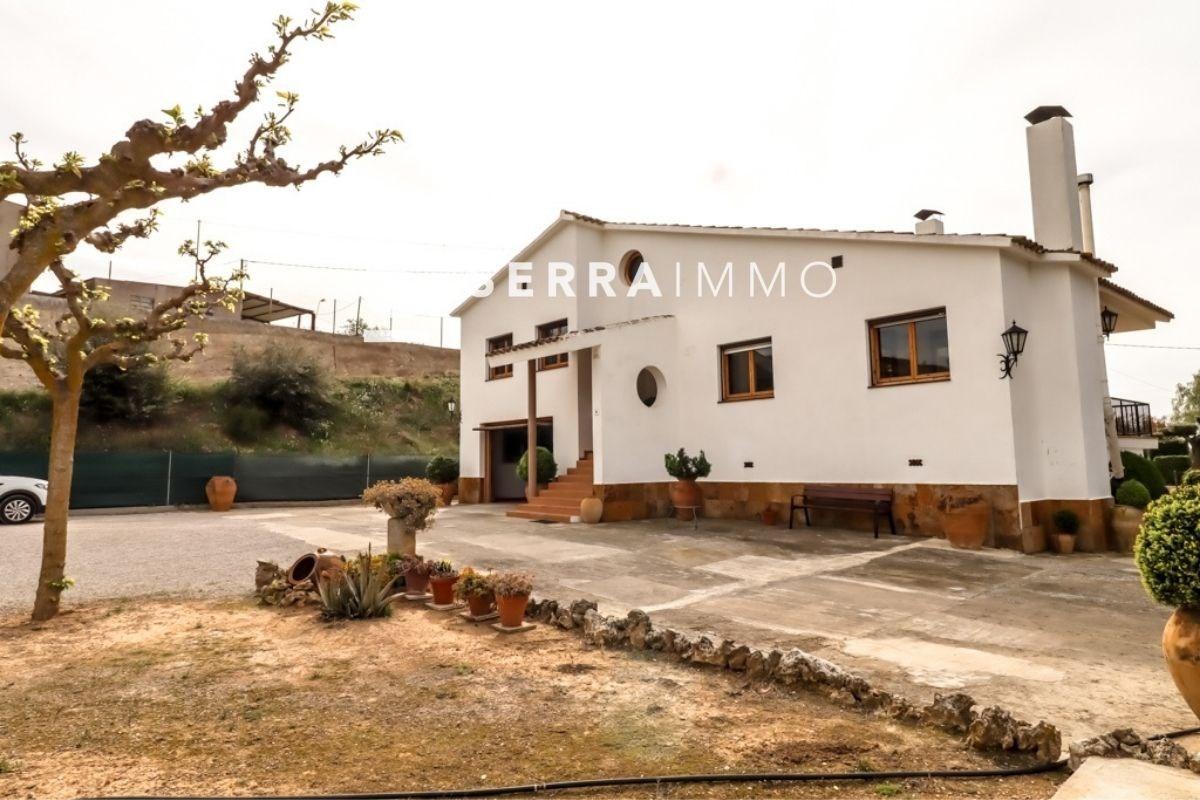 Chalet de 406 m² con parcela de 11.524m² en Guardiola-2