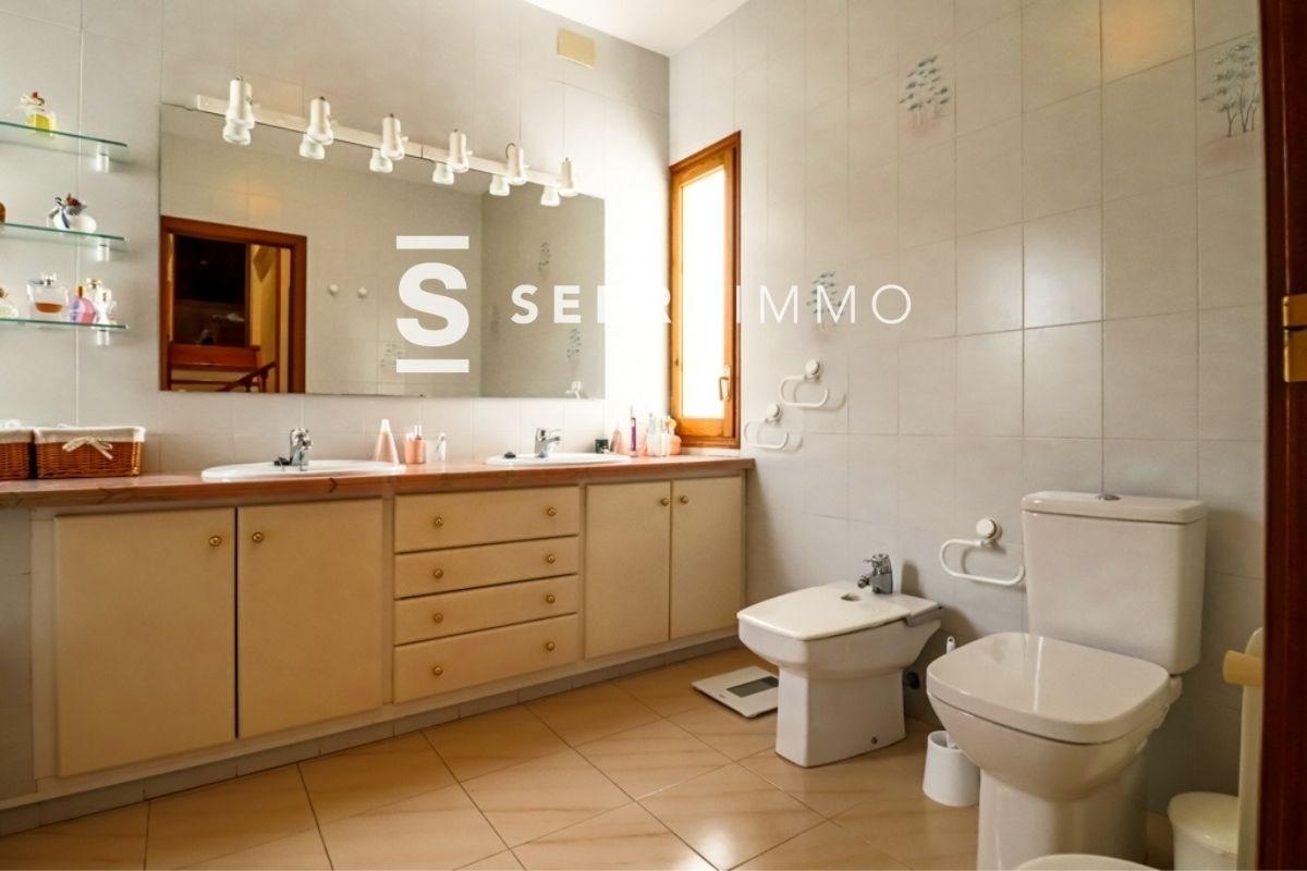 Chalet de 406 m² con parcela de 11.524m² en Guardiola-56