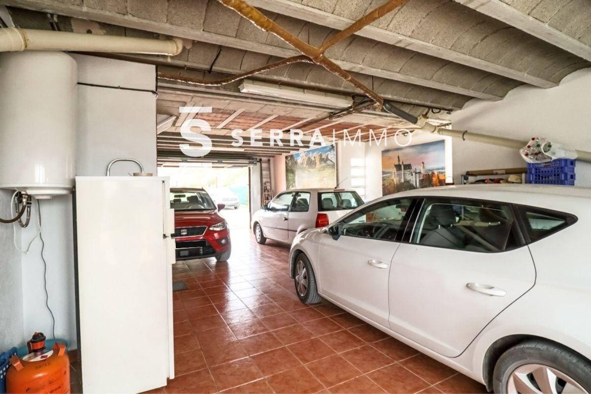 Chalet de 406 m² con parcela de 11.524m² en Guardiola-45