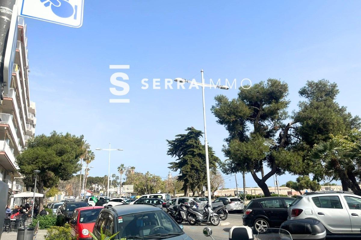 VILANOVA I LA GELTRU - Plaça de pàrquing al passeig de Vilanova-16