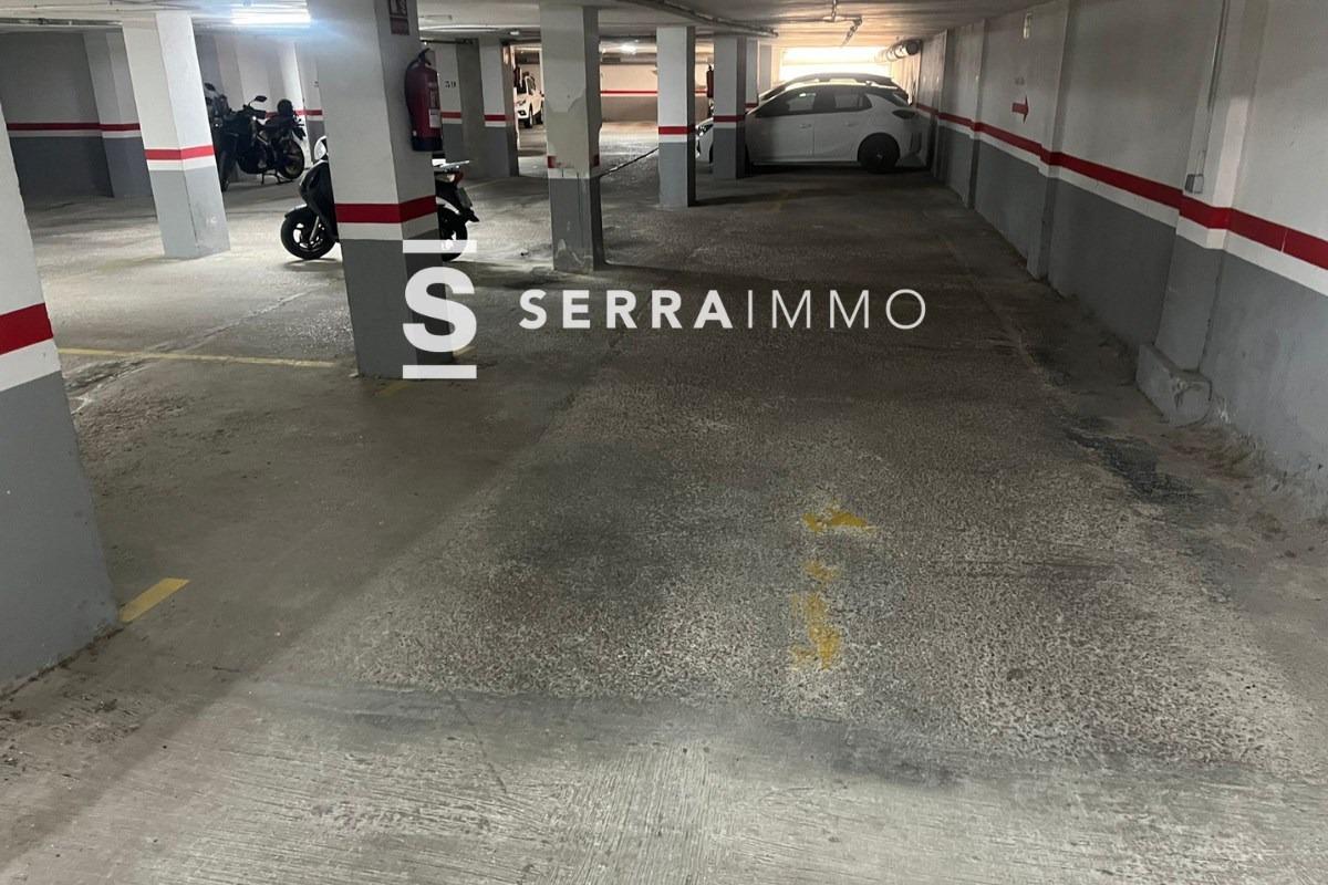 VILANOVA I LA GELTRU - Plaça de pàrquing al passeig de Vilanova-6