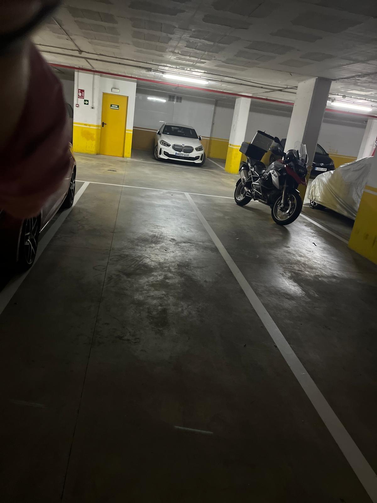 PLAZA DE PARKING ZONA EDIFICIO MG