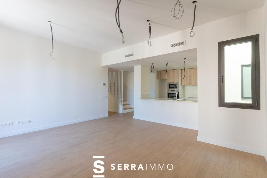 Exclusivo ático dúplex en el corazón de la Plaça de la Vila, con terraza privada y piscina comunitaria-10