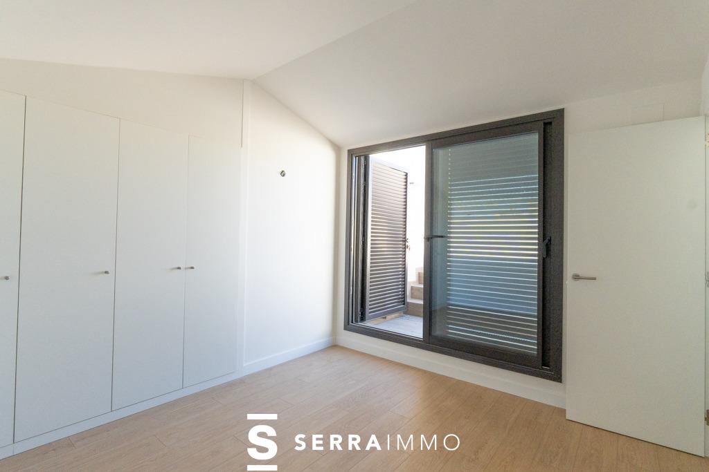 Exclusivo ático dúplex en el corazón de la Plaça de la Vila, con terraza privada y piscina comunitaria-36