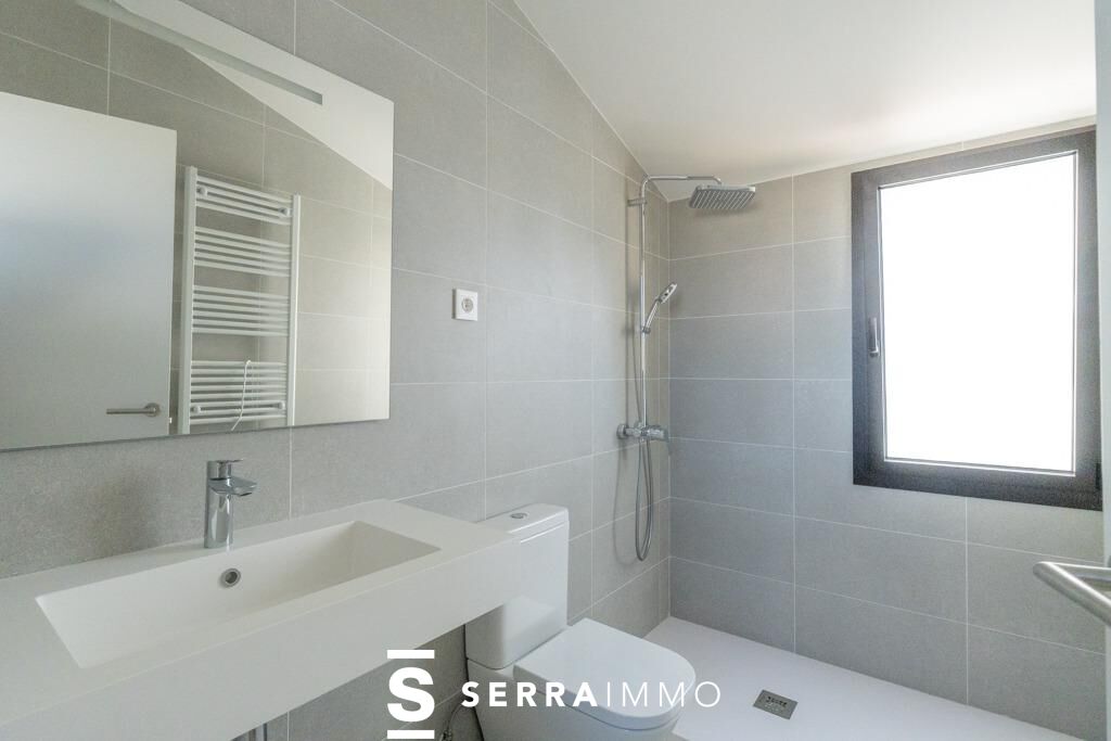 Exclusivo ático dúplex en el corazón de la Plaça de la Vila, con terraza privada y piscina comunitaria-33
