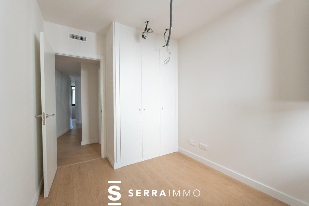Exclusivo ático dúplex en el corazón de la Plaça de la Vila, con terraza privada y piscina comunitaria-22
