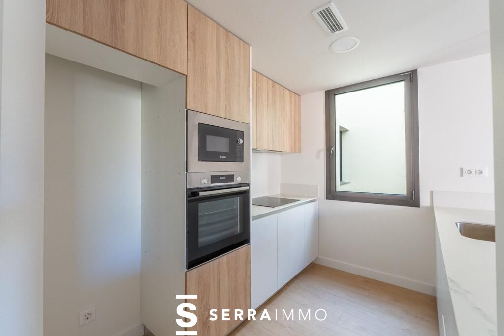 Exclusivo ático dúplex en el corazón de la Plaça de la Vila, con terraza privada y piscina comunitaria-12