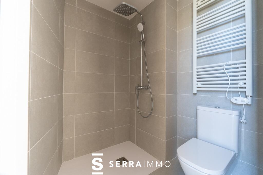 Exclusivo ático dúplex en el corazón de la Plaça de la Vila, con terraza privada y piscina comunitaria-29