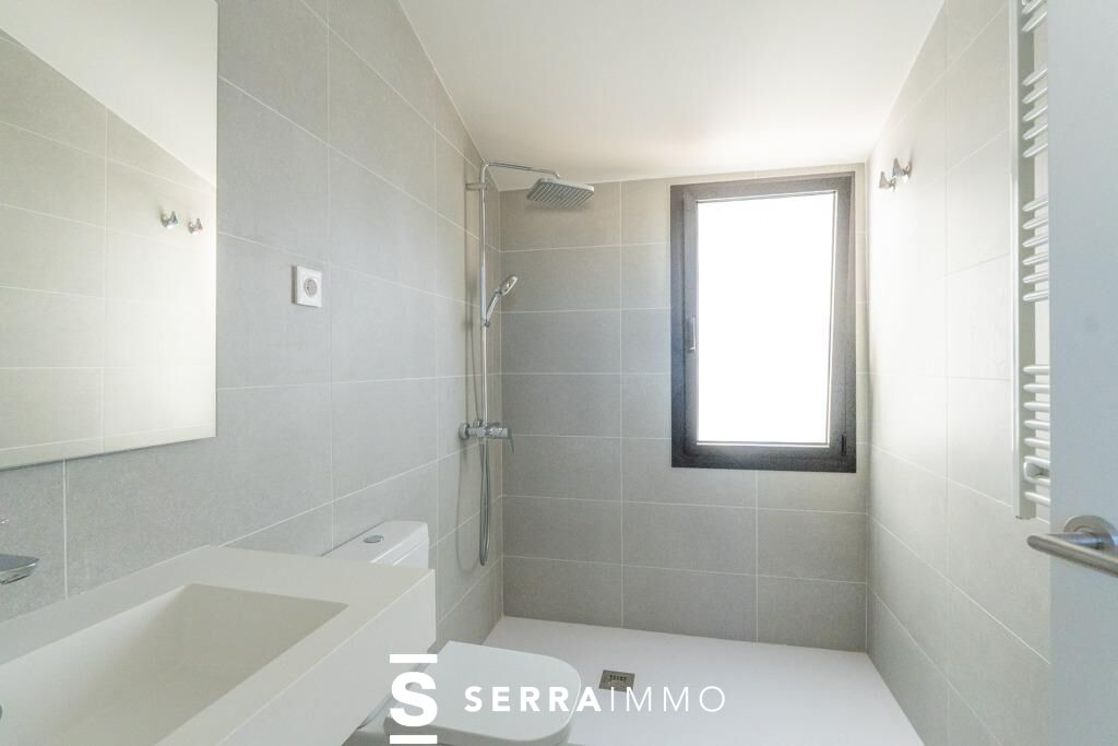 Exclusivo ático dúplex en el corazón de la Plaça de la Vila, con terraza privada y piscina comunitaria-34