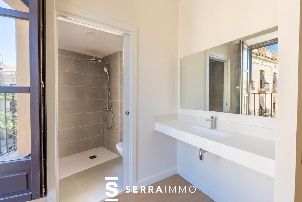 Exclusivo ático dúplex en el corazón de la Plaça de la Vila, con terraza privada y piscina comunitaria-28