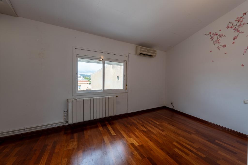 Fantástico ático dúplex en pleno centro de Vilanova-26