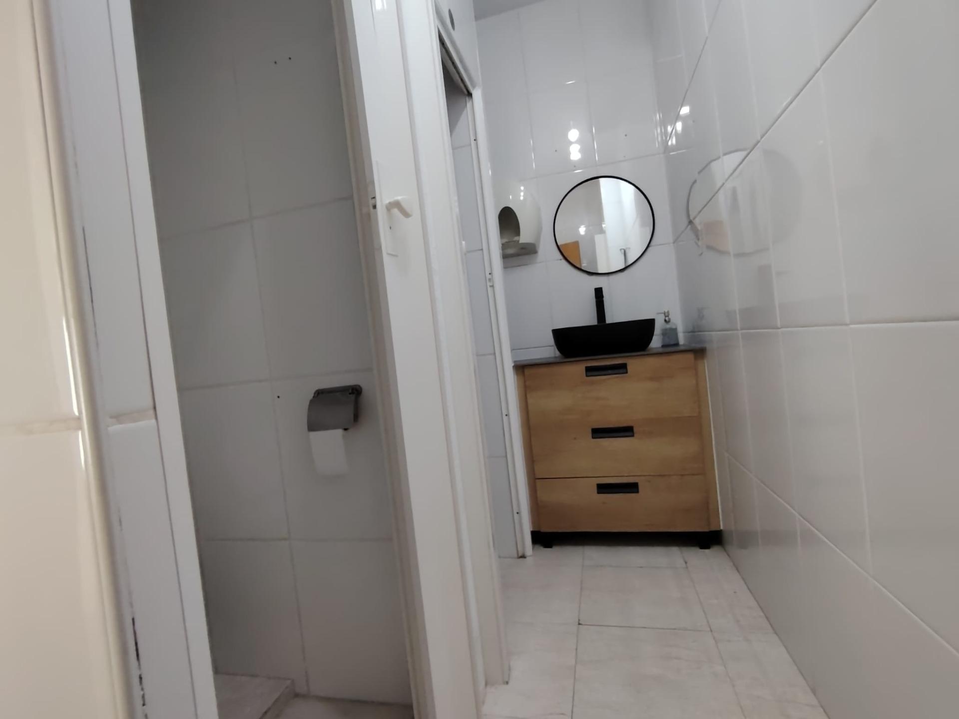 Vilafranca del penedès-- Local comercial en La Girada – Ideal para formación, oficinas y actividades profesionales-8