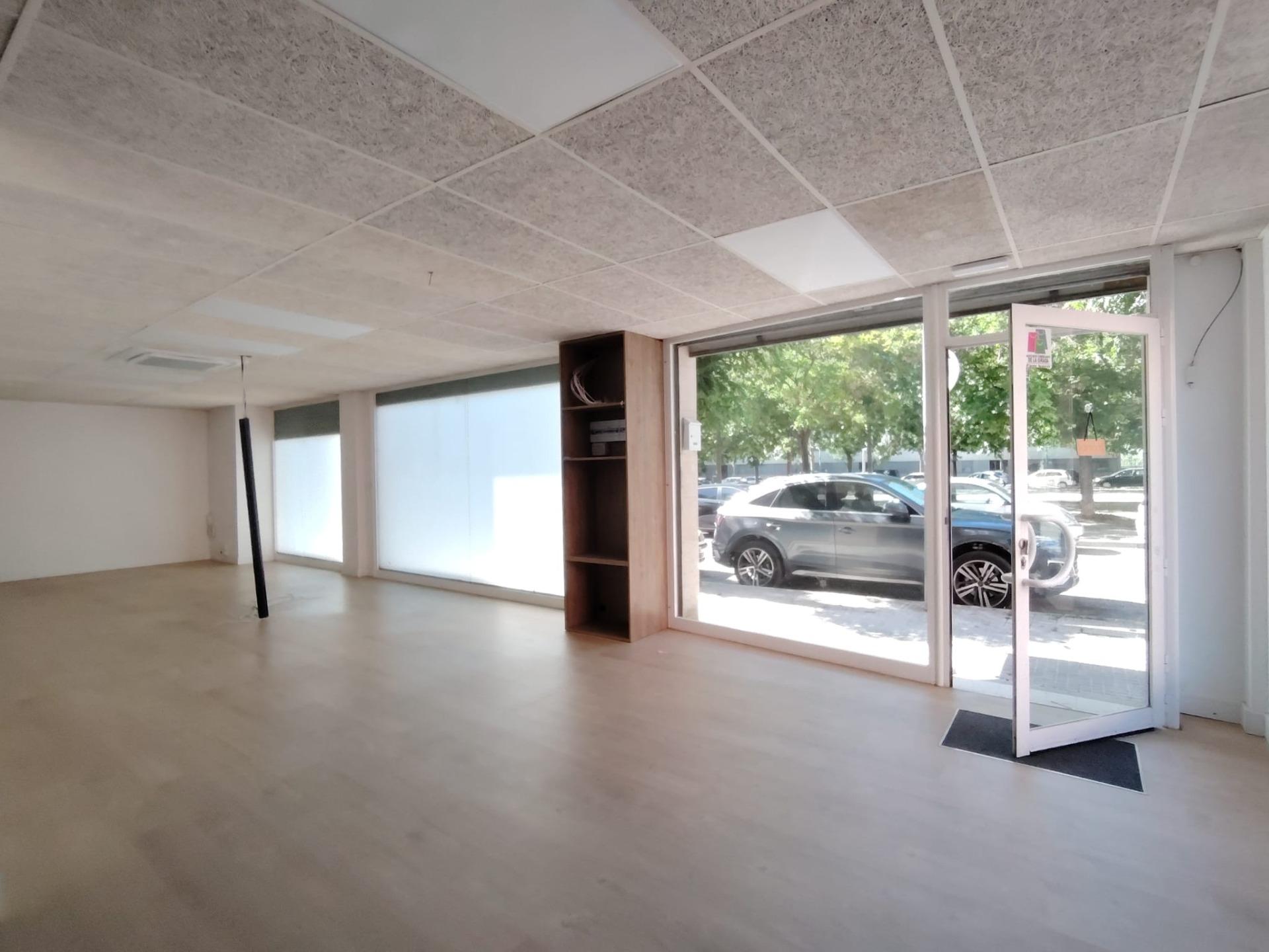 Vilafranca del penedès-- Local comercial en La Girada – Ideal para formación, oficinas y actividades profesionales-12