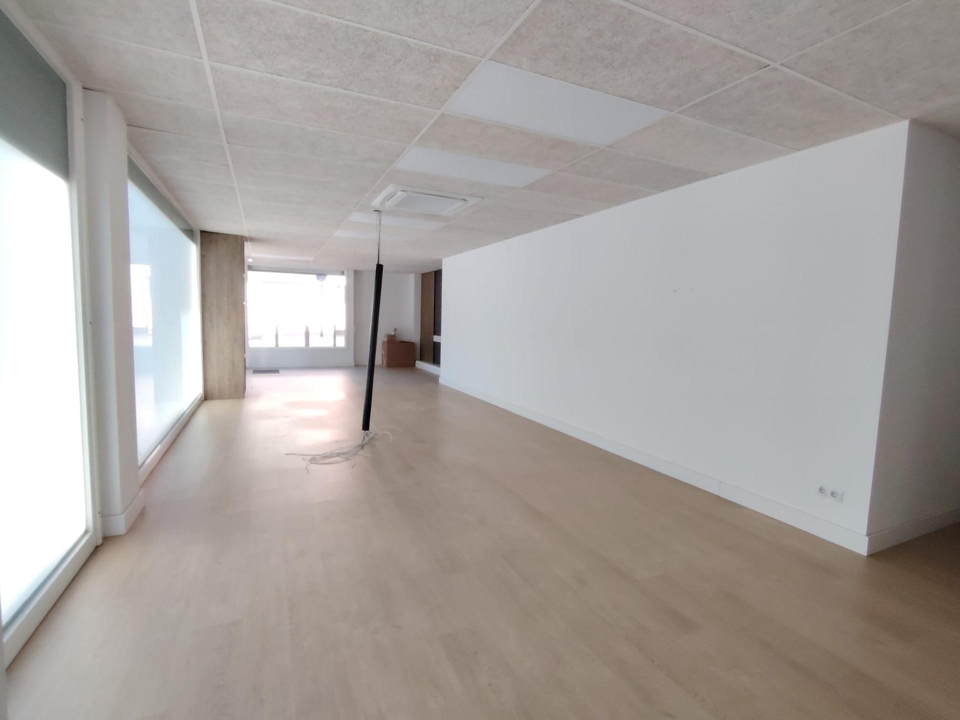 Vilafranca del penedès-- Local comercial en La Girada – Ideal para formación, oficinas y actividades profesionales-6
