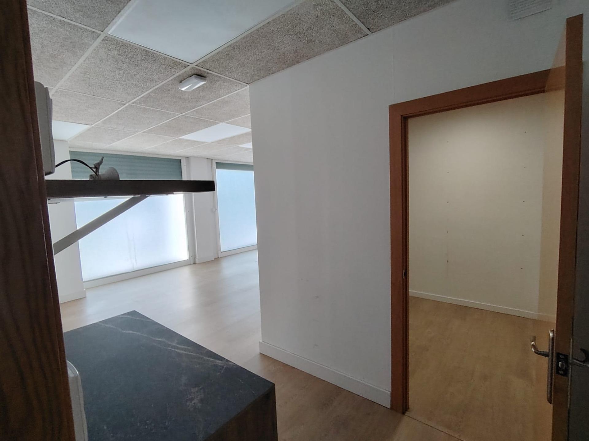 Vilafranca del penedès-- Local comercial en La Girada – Ideal para formación, oficinas y actividades profesionales-10